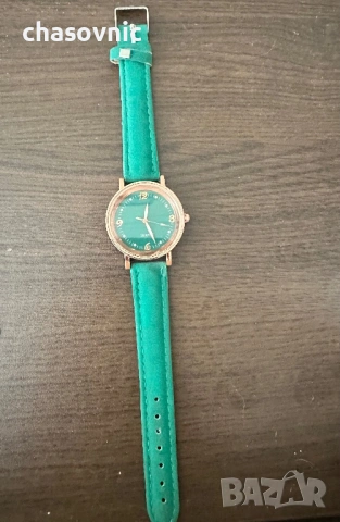 Нов дамски часовник зелен