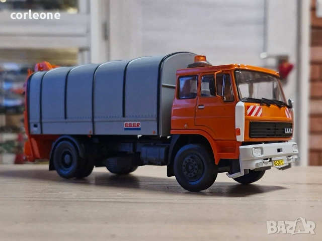 LIAZ 110.820 BOBR 16.2 боклукчийски 1974 - мащаб 1:43 на DeAgostini моделът е нов в блистер, снимка 6 - Колекции - 55016725