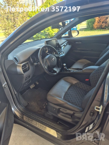 Toyota C-HR 2.0 Hybrid, снимка 13 - Автомобили и джипове - 54369105