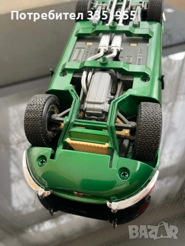 Ретро модел на jaguar E 1961 1/18, снимка 13 - Колекции - 54199022