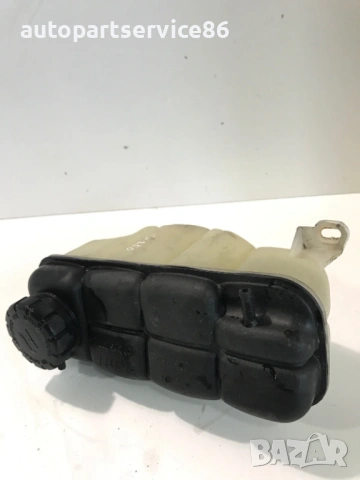 Резервоар за разширяване на охладителната течност 2.5 Td за Mercedes W202 (1999) 2025000649