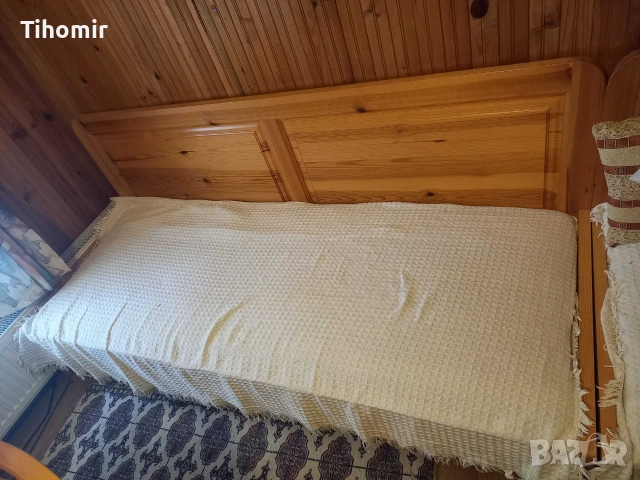 2 Дървени легла с матраци