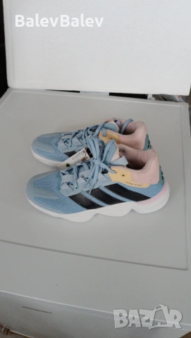 Маратонки Adidas , снимка 15 - Спортни обувки - 54239517