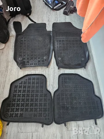 гумени стелки за wv polo 6 r rezaw plast