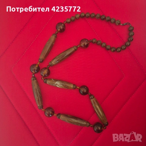 Уникално винтидж бижу от балтийски кехлибар. 