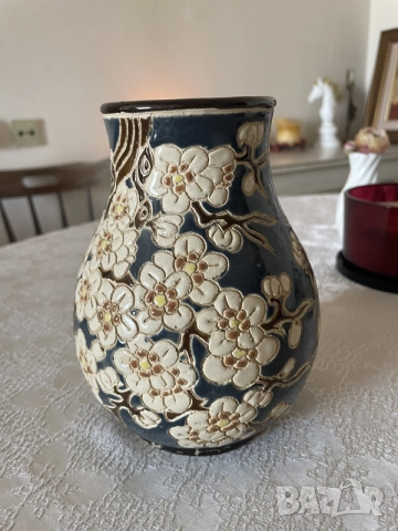 Керамична ръчно рисувана ваза