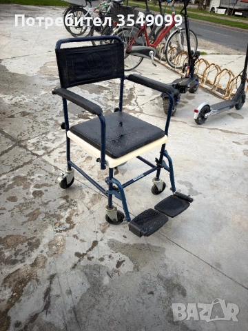 Инвалиден тоалетен стол, снимка 3 - Тоалетни столове - 54284884