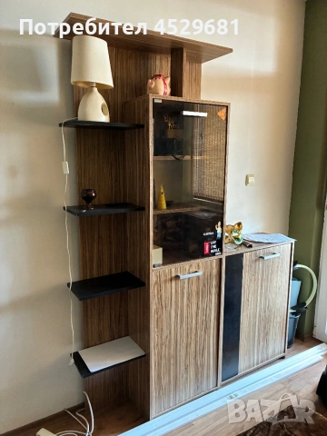 Етажерка и шкаф