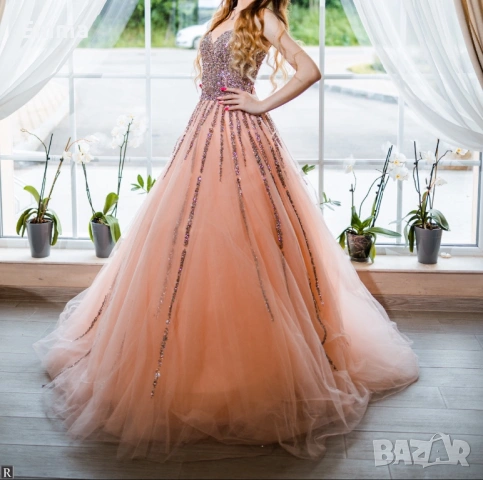 Зашеметяваща бална рокля, снимка 2 - Рокли - 54293489