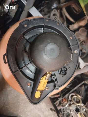 Моторче парно за Фолксваген Пастат В4 93-96г. 357 820 021