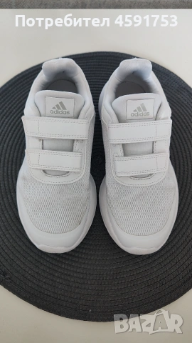 Маратонки Adidas 33.5 номер, снимка 2 - Детски маратонки - 55096990