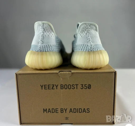 маратонки Adidas Yeezy Boost 350 V2 „Cloud White“ Номер 45 1/3, снимка 4 - Маратонки - 54963113