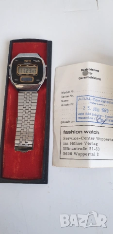 Стар дигитален соларен часовник от 1979 година, снимка 4 - Антикварни и старинни предмети - 54127020