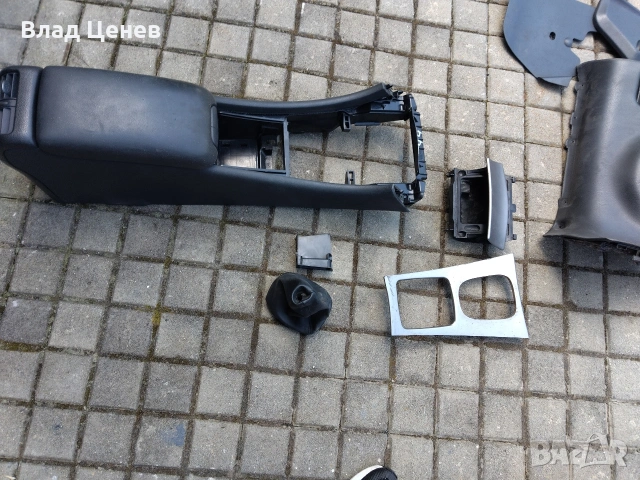 подлакътник, жабка и кора под волана Мерцедес w203, снимка 14 - Части - 55250513