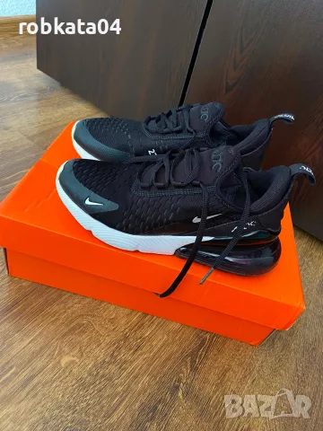 Nike Air Max 270 – оригинални
Размер 36.5 (US 4.5Y)