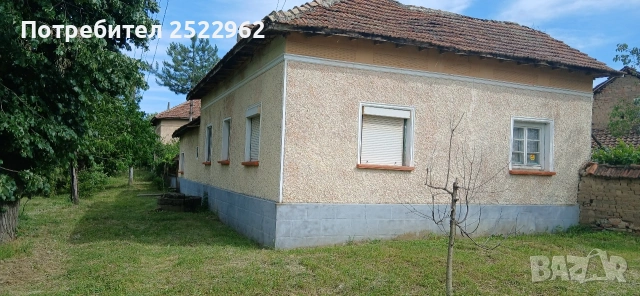 Продавам къща в село Гиген, снимка 5 - Къщи - 55160527