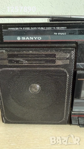 Касетофон Sanyo , снимка 5 - Радиокасетофони, транзистори - 54878420