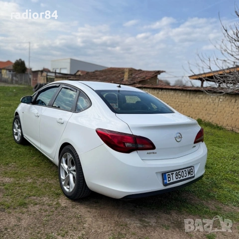Opel Astra 1.6 cdti, снимка 8 - Автомобили и джипове - 53989014