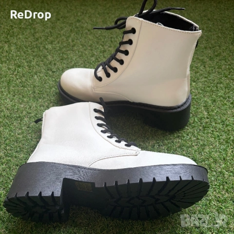 Дамски кубинки бели и сребристи, без марка, снимка 4 - Дамски боти - 54090581