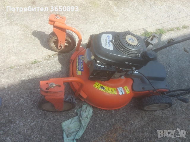 професионална самоходна косачка за големи площи и стадиони