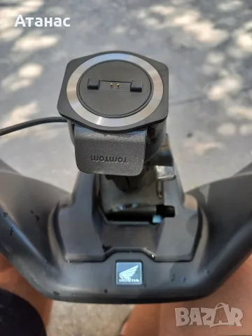 Оригинална стойка на навигация Tom Tom за Honda Integra.