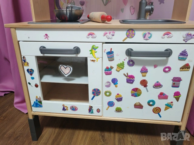 Детска дървена кухня IKEA DUKTIG + оригинални аксесоари IKEA, снимка 2 - Играчки за стая - 55118568