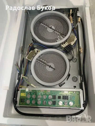 Вграден керамичен плот Electrolux LHR3233CK , Електрически, снимка 5 - Котлони - 55541167