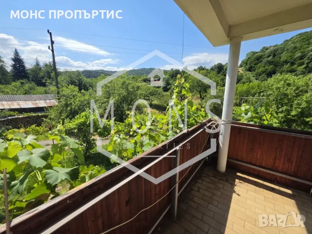 Двуетажна просторна къща в село Стоките, обл. Габрово., снимка 4 - Къщи - 55349179