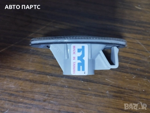 Страничен мигач за  MITSUBISHI  LANCER VII, снимка 2 - Части - 54742379