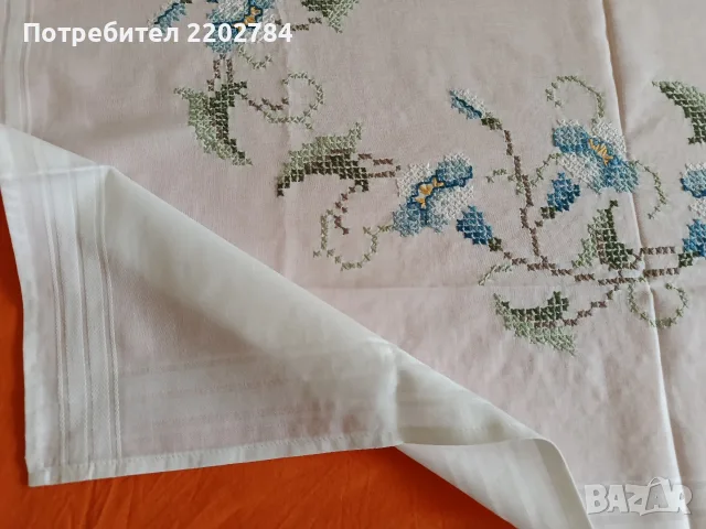 Битови, бродирани карета за маса , снимка 15 - Покривки за маси - 55660902