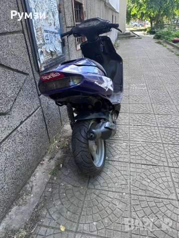 Скутер Aprilia SR 50cc водно охлаждане, снимка 5 - Мотоциклети и мототехника - 54945323