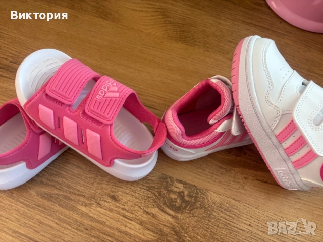 Adidas нови сандали 25 номер и маратонки 25,5