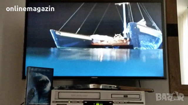 Видеокасета " СИНЯТА БЕЗДНА " 1999 г. VHS , снимка 15 - Други жанрове - 54878317