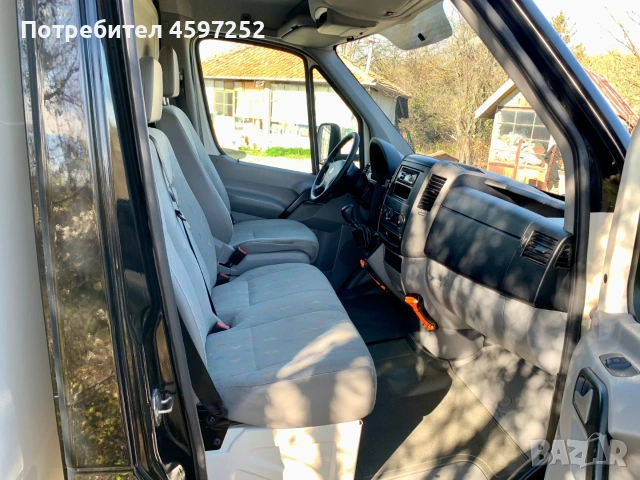 VW Crafter 4.30м.* Климатик* Темпомат* Двойна гума, снимка 13 - Бусове и автобуси - 55177840