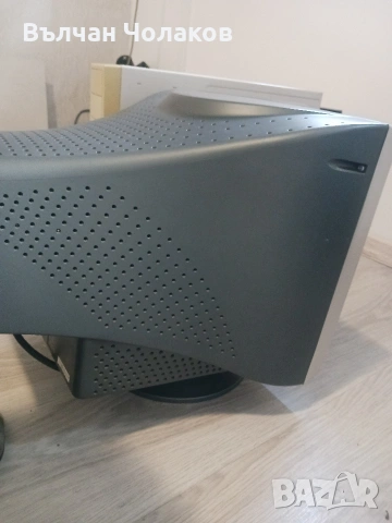 Продавам стар компютър и монитор, снимка 7 - Работни компютри - 54236083