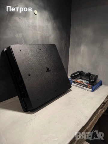 КАТО ЧИСТО НОВ Ps4 1TB + GTA 5 + Watch Dogs 2 + F1, снимка 6 - PlayStation конзоли - 54312893