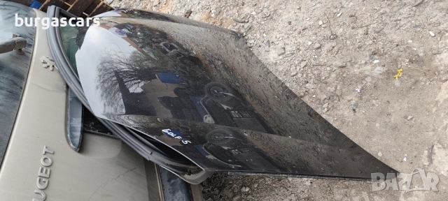 Преден капак VW Golf 5 , снимка 2 - Части - 54439070