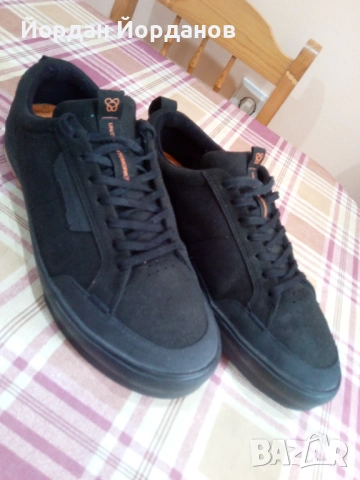 Спортни обувки 