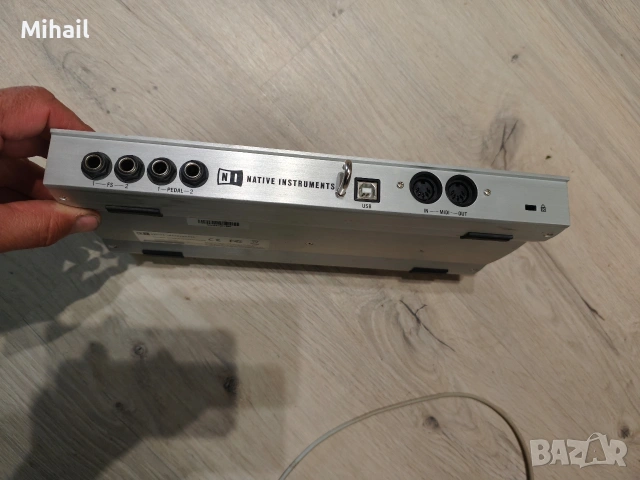 Native Instruments Kore 2 Controller USB MIDI контролер, снимка 7 - Синтезатори - 54613706