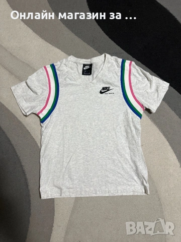 Дамска тениска Nike