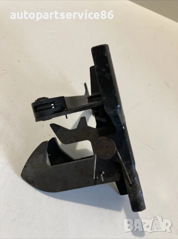 Дръжка за отваряне на предния капак отпред за Mercedes W220 S500 (2003), снимка 3 - Части - 54180038