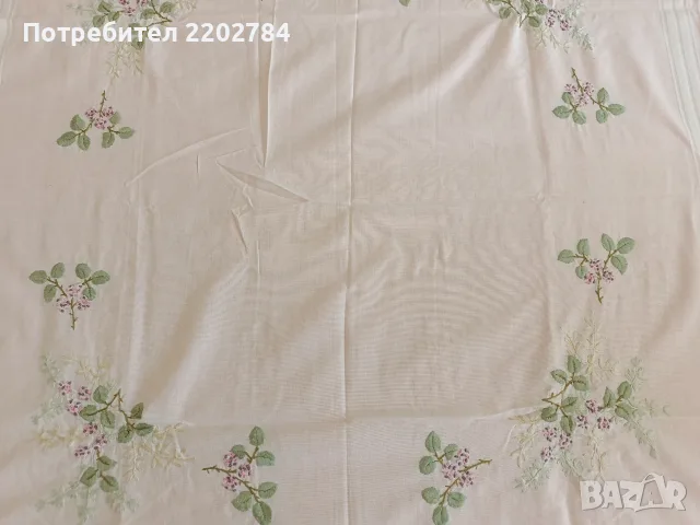 Битови, бродирани карета за маса, снимка 11 - Покривки за маси - 55639477