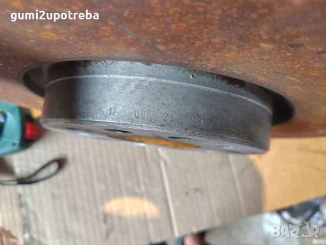 Спирачен Диск 5G615301J Volkswagen Passat B9 1.5 eTSI 150кс 2024г, снимка 7 - Части - 55171851