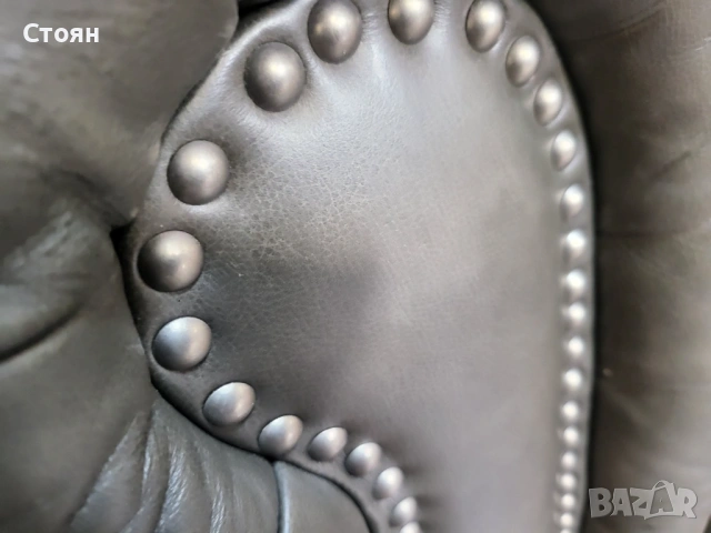 Сиво - зелен кожен диван тройка тип Честърфийлд, снимка 8 - Дивани и мека мебел - 54289085