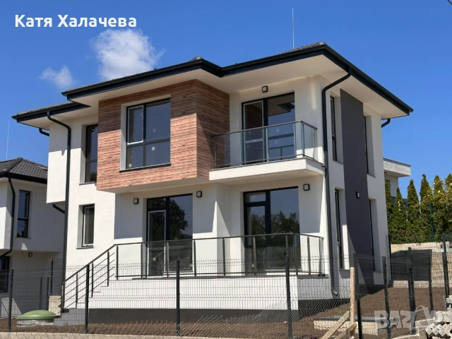 Представяме за продажба нова къща на два етажа  в м-т Средна Трака във Варна.  Код на оферта: KH-745