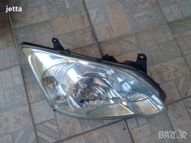 Десен фар за Тойота Корола Е12 хечбек фейслифт 2004-2007г, снимка 3 - Части - 54178692