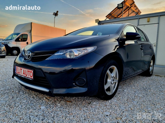 Toyota Auris 1.3VVT-i 99ks. 6 скорости, Климатроник, снимка 2 - Автомобили и джипове - 52904504