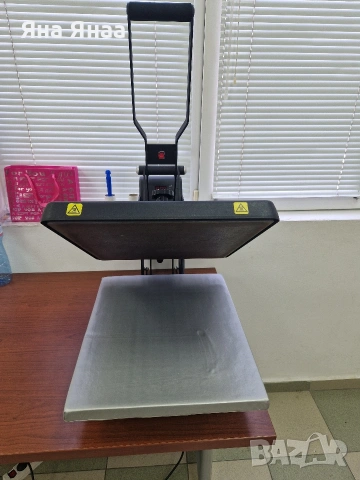 Epson F2000  принтер за директен печат, снимка 4 - Принтери, копири, скенери - 55143761