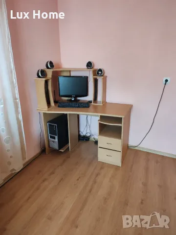 Ъглово компютърно бюро