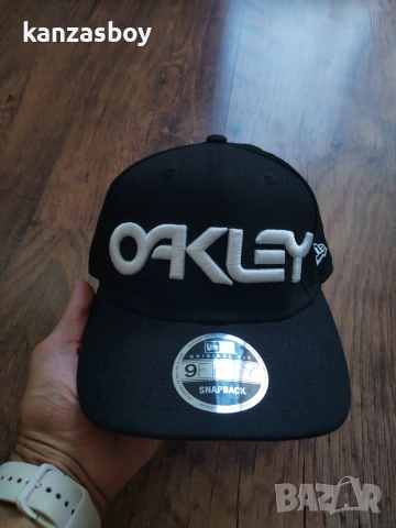 oakley x new era cap - страхотна мъжка шапка 